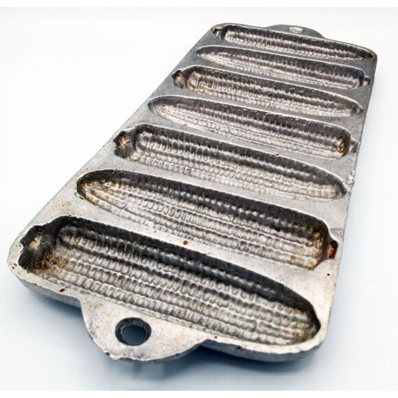 Vintage Cast Aluminum Cornbread Mold 7-Ear Corn Stick Pan Farmhouse Bakeware - Picture 8 of 14